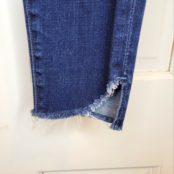 GOOD AMERICAN Good Waist High Waist Step Hem Distressed Skinny Jeans - Picture 3 of 6